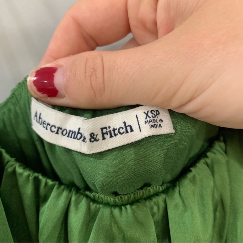 Abercrombie & Fitch Dress Smocked Bodice Satin Maxi in Green - Picture 4 of 5